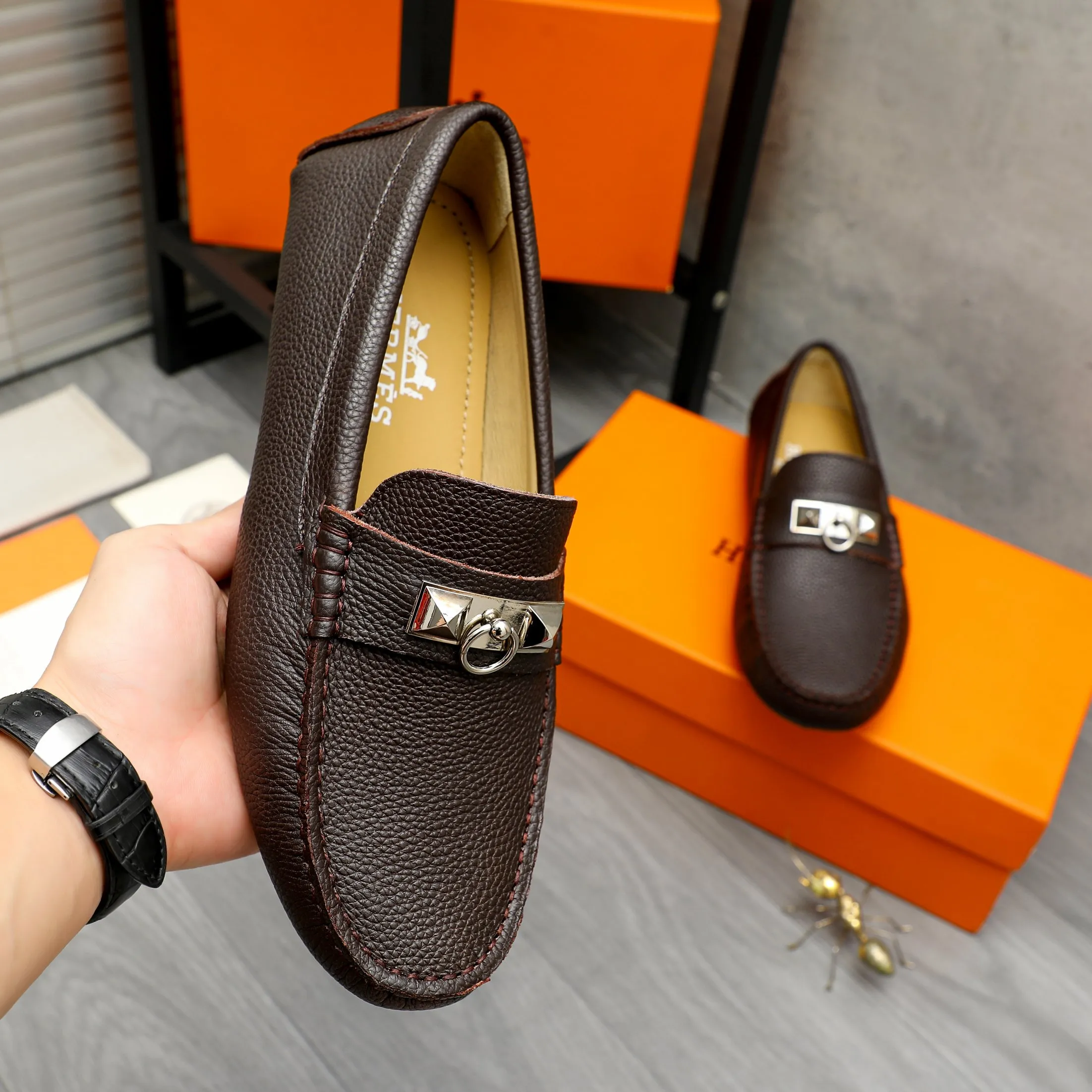 Men's shoes 💰420 Product trademark: HERMES "Hermes" casual slip-on shoes Regular size: 38-46 (45.46 custom-made, non-returnable) Product materials: Selected pebbled cowhide upper, sheepskin lining, non-slip bean outsole